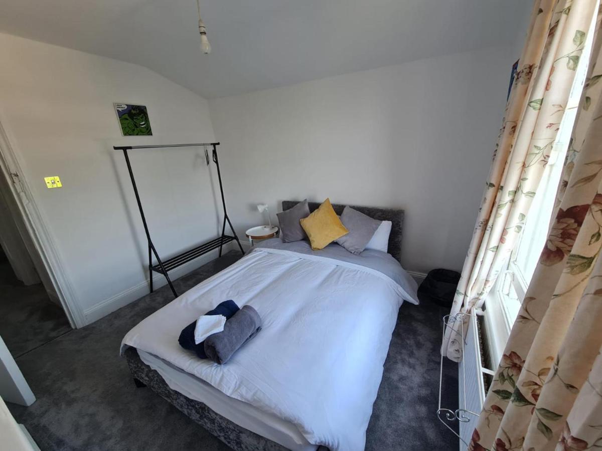 3-bed House In Self-contained In Ladywell Casa de férias *